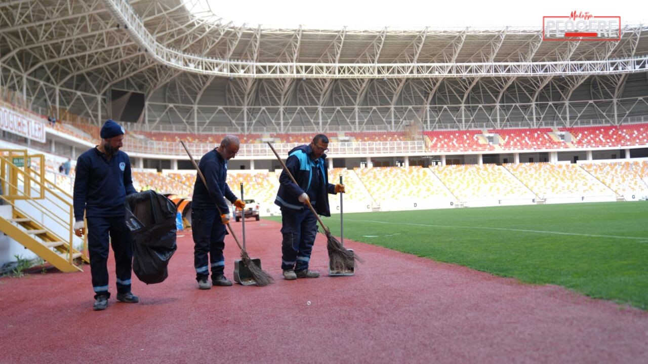 Battalgazi Belediyesi ekipleri, Malatya Yeşilyurtspor’un play-off ilk maçı öncesinde Malatya