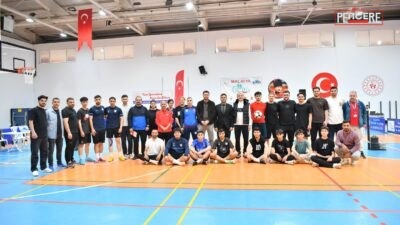Yeşilyurt Belediyesi tarafından düzenlenen 3. Ayak Tenisi Turnuvası coşkulu başlangıç