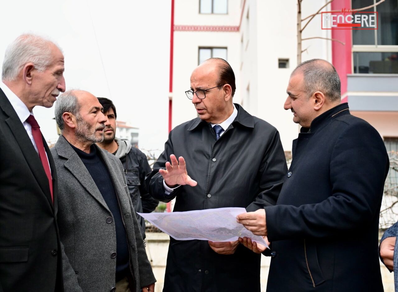 Yeşilyurt Belediye Başkanı Prof. Dr. İlhan Geçit, Tecde Mahallesi’nde sürdürülen