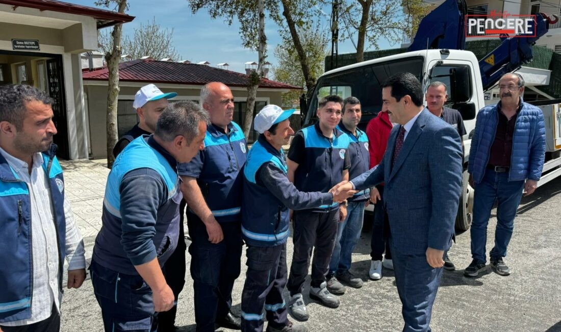 Bayram Taşkın, taziye hizmetlerinin yürütüldüğü merkezde incelemelerde bulunarak, mahallelere kalıcı