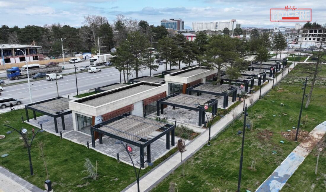 Yeşilyurt belediyesi, turgut özal mahallesi millet bahçesi’nde bulunan 8 adet