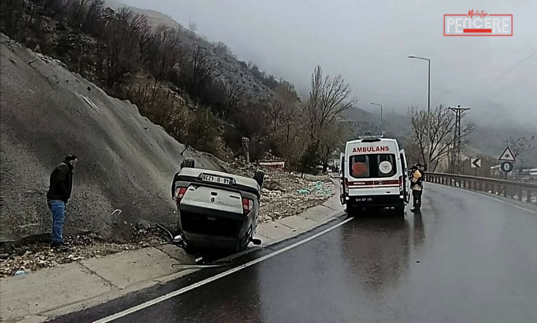 Malatya’nın Doğanşehir ilçesinde meydana gelen trafik kazasında kontrolden çıkan otomobil
