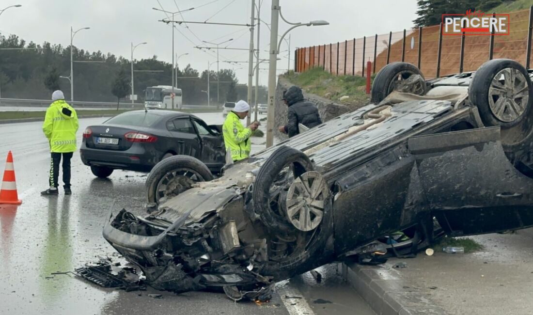 Malatya’da iki otomobilin kafa kafaya çarpıştığı kazada araçlar adeta hurdaya