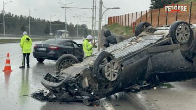 Malatya’da iki otomobilin kafa kafaya çarpıştığı kazada araçlar adeta hurdaya