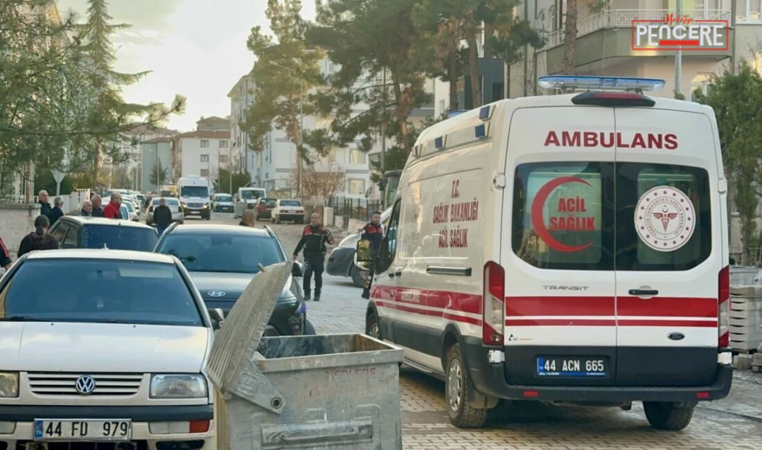 Zaviye Mahallesinde çıkan kavgada baba ile oğlu bıçakla yaralandı. Olayın