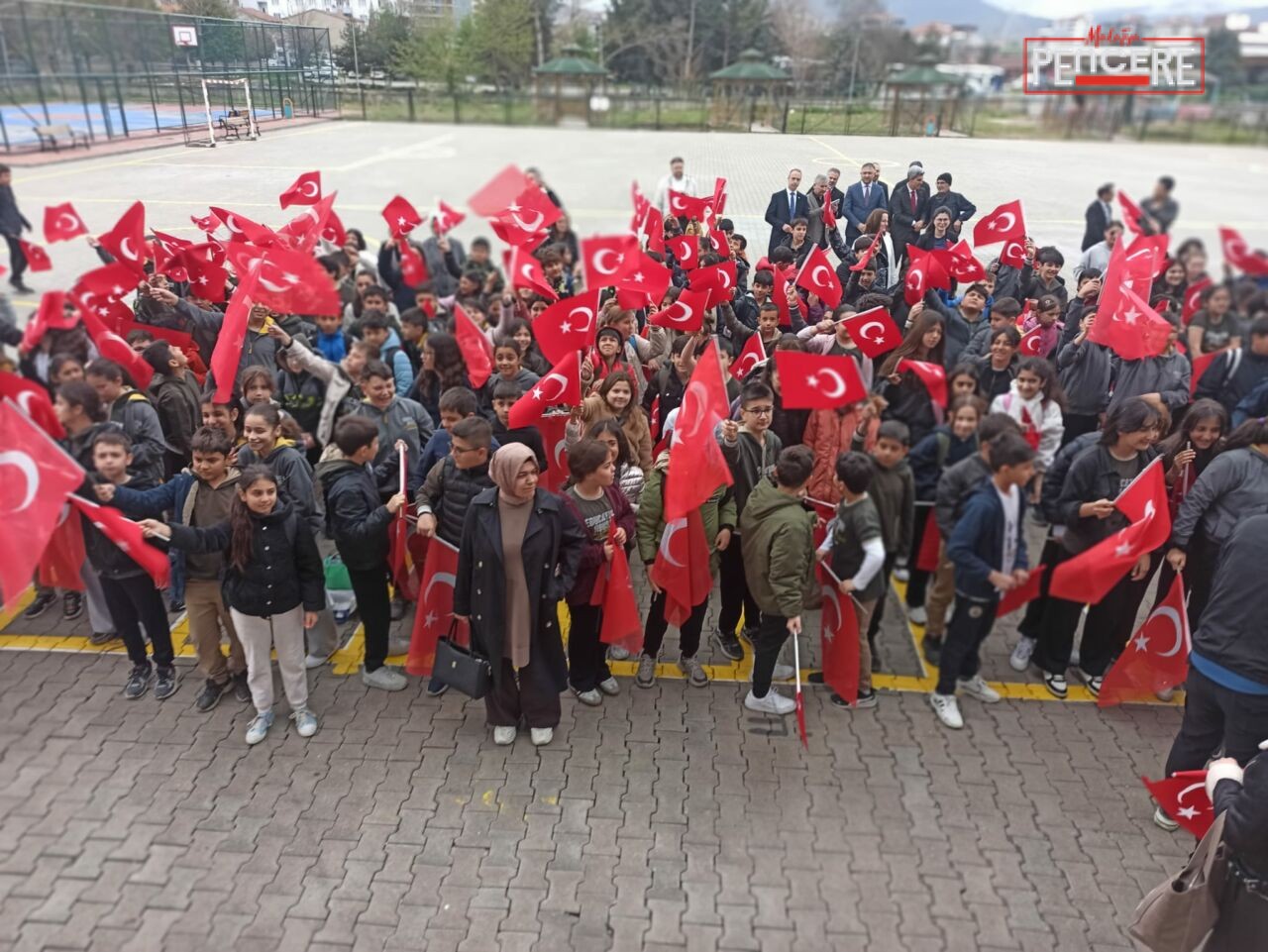 Şanlıurfa ve Kahramanmaraş’ta meydana gelen silahlı okul saldırılarının ardından Türkiye