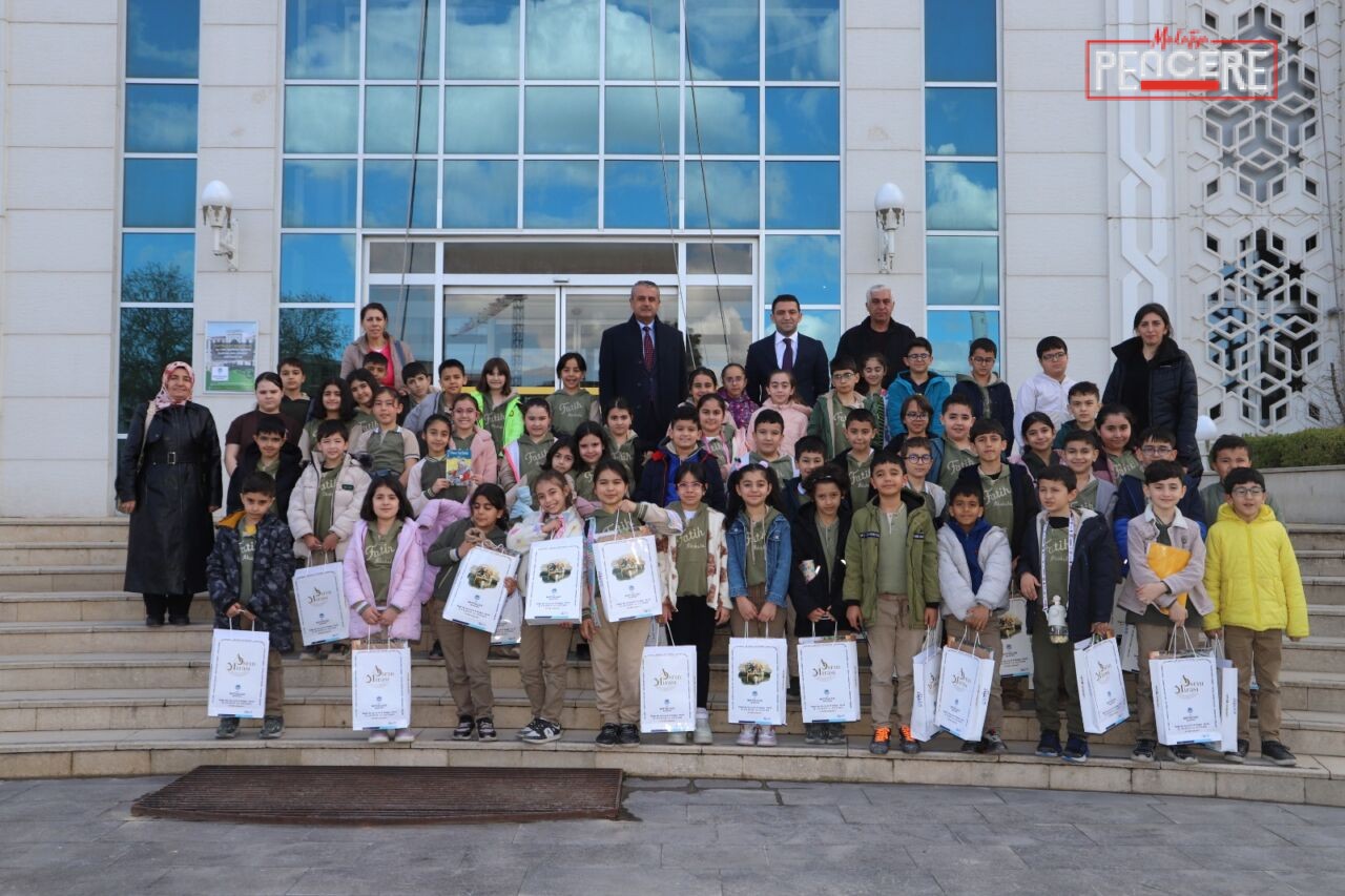 Battalgazi Belediyesi tarafından düzenlenen program kapsamında Fatih İlkokulu öğrencileri, belediye