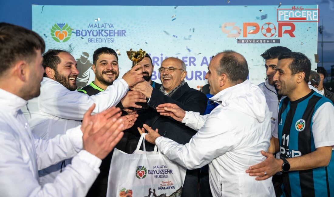 Malatya Büyükşehir Belediyesi’nin düzenlediği kurumlar arası futbol turnuvasında finalde Gençlik