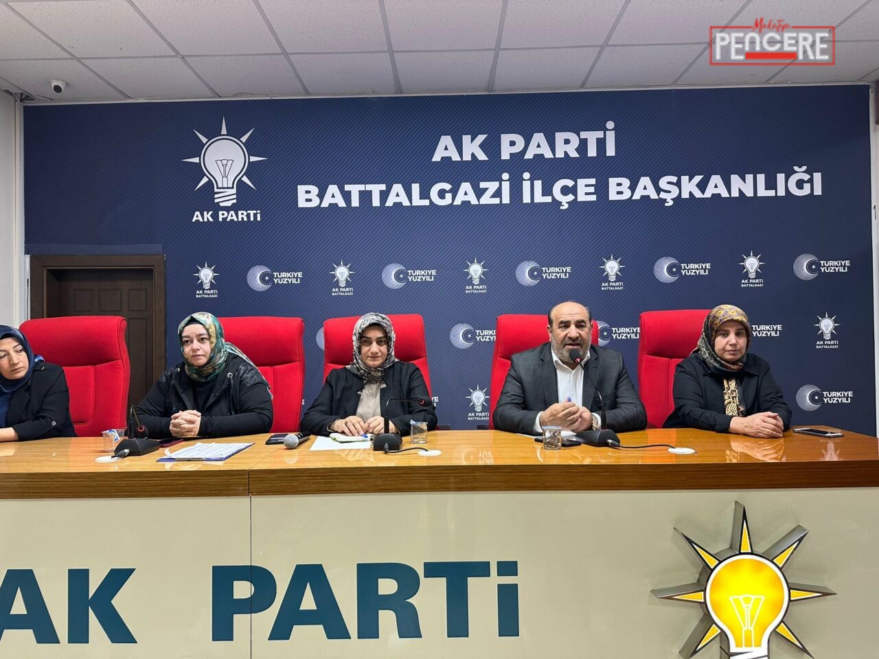 AK Parti Battalgazi İlçe Başkanlığı tarafından düzenlenen istişare toplantısında, mahalle
