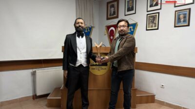 Akif Manaf’a Kırım Türklerinden “Özgürlük ve Barış Ödülü” Nobel Barış Ödülü adayı ve barış aktivisti Akif Manaf, küresel
