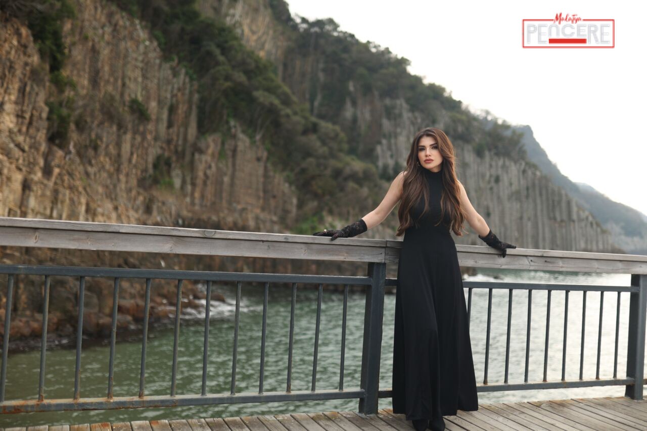 Profesyonel müzik kariyerine 2015'te başlayan Şira, yeni single çalışması "Ölürsem