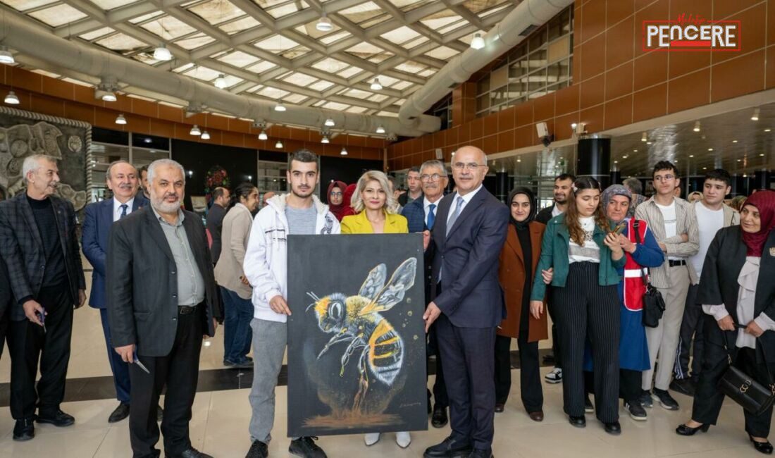 Malatya Büyükşehir Belediyesi tarafından Otizm Farkındalık Haftası kapsamında düzenlenen resim