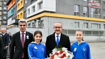 Malatya’da İnönü Ortaokulu’nda düzenlenen “En İyi Narkotik Polisi: Anne” eğitim
