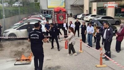 Malatya’da sağlık çalışanlarına yönelik düzenlenen "Afet Farkındalık ve Yangın Eğitimi"