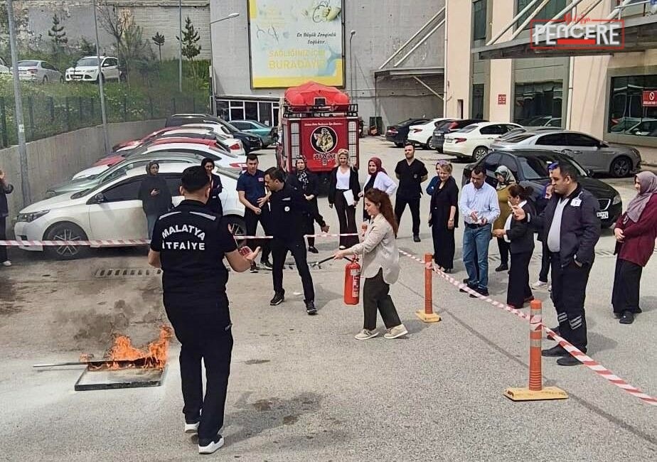 Malatya’da sağlık çalışanlarına yönelik düzenlenen "Afet Farkındalık ve Yangın Eğitimi"