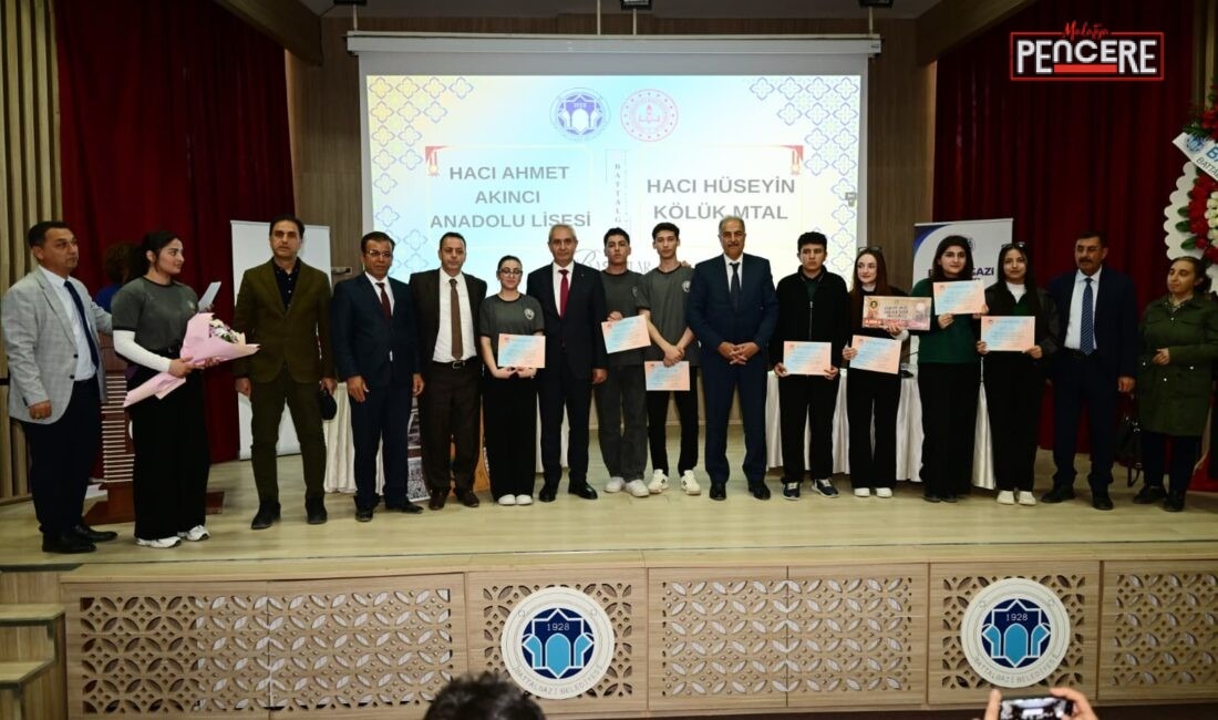 Battalgazi’de düzenlenen Liseler Arası Münazara Yarışması finalinde Hüseyin Kölük Ticaret