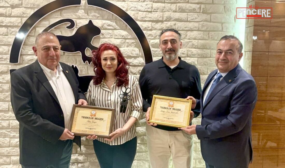 Malatya Eğitim Vakfı Yönetim Kurulu Başkanı Mustafa Necati Tecdelioğlu, burs