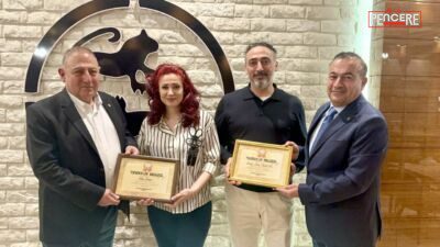 Malatya Eğitim Vakfı Yönetim Kurulu Başkanı Mustafa Necati Tecdelioğlu, burs
