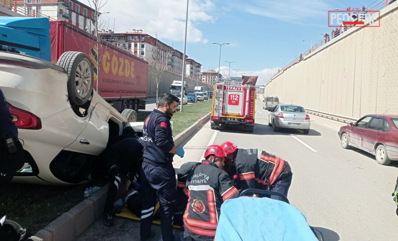 Malatya’da kontrolden çıkan otomobilin ters dönerek refüje çıkması sonucu meydana