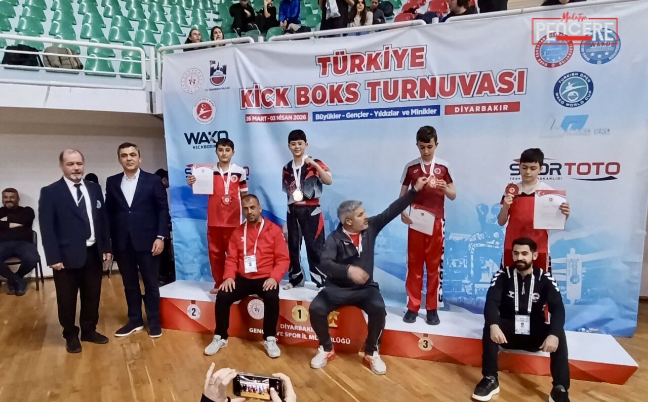Diyarbakır’da düzenlenen Türkiye Kickboks Şampiyonası’nda Malatya Doğuş Spor Kulübü sporcuları