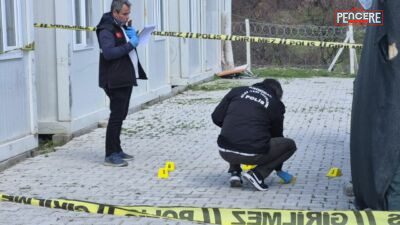 Bacanaklar arasında çıkan tartışma silahlı kavgaya dönüştü.