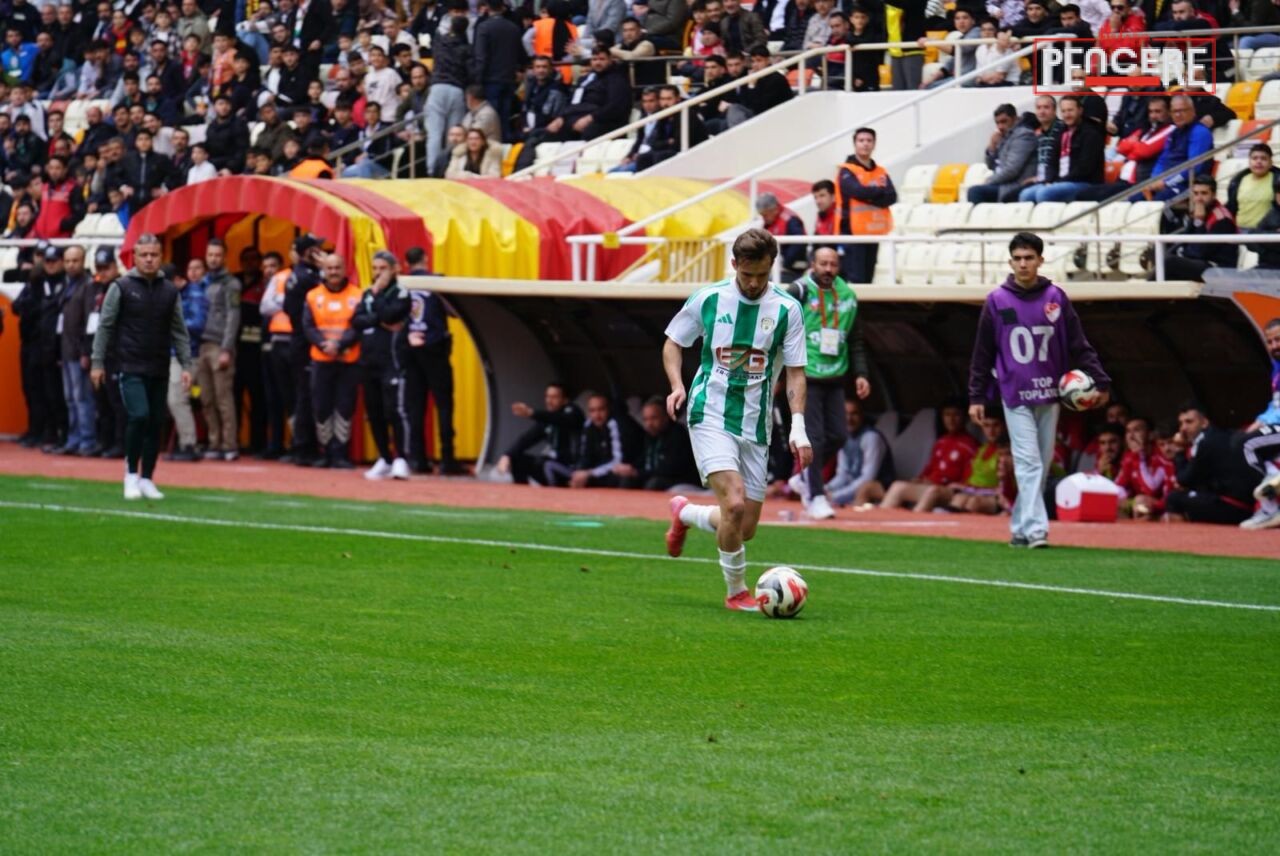 Malatya Yeşilyurtspor ihtar alırken, Karaköprü Belediye Spor oyuncusu Hüseyin Can