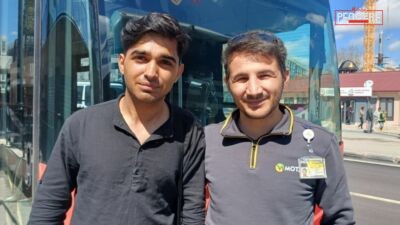 21 Yaşındaki Genç Otobüsü Sahneye Çevirdi Malatya’da şehir içi otobüse binen 21 yaşındaki Halis Gürcü, yolculuk