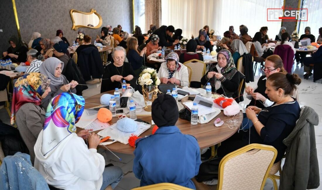 Malatya’nın Yeşilyurt ilçesinde düzenlenen örgü yarışmasında 90 kadın, 40 dakika