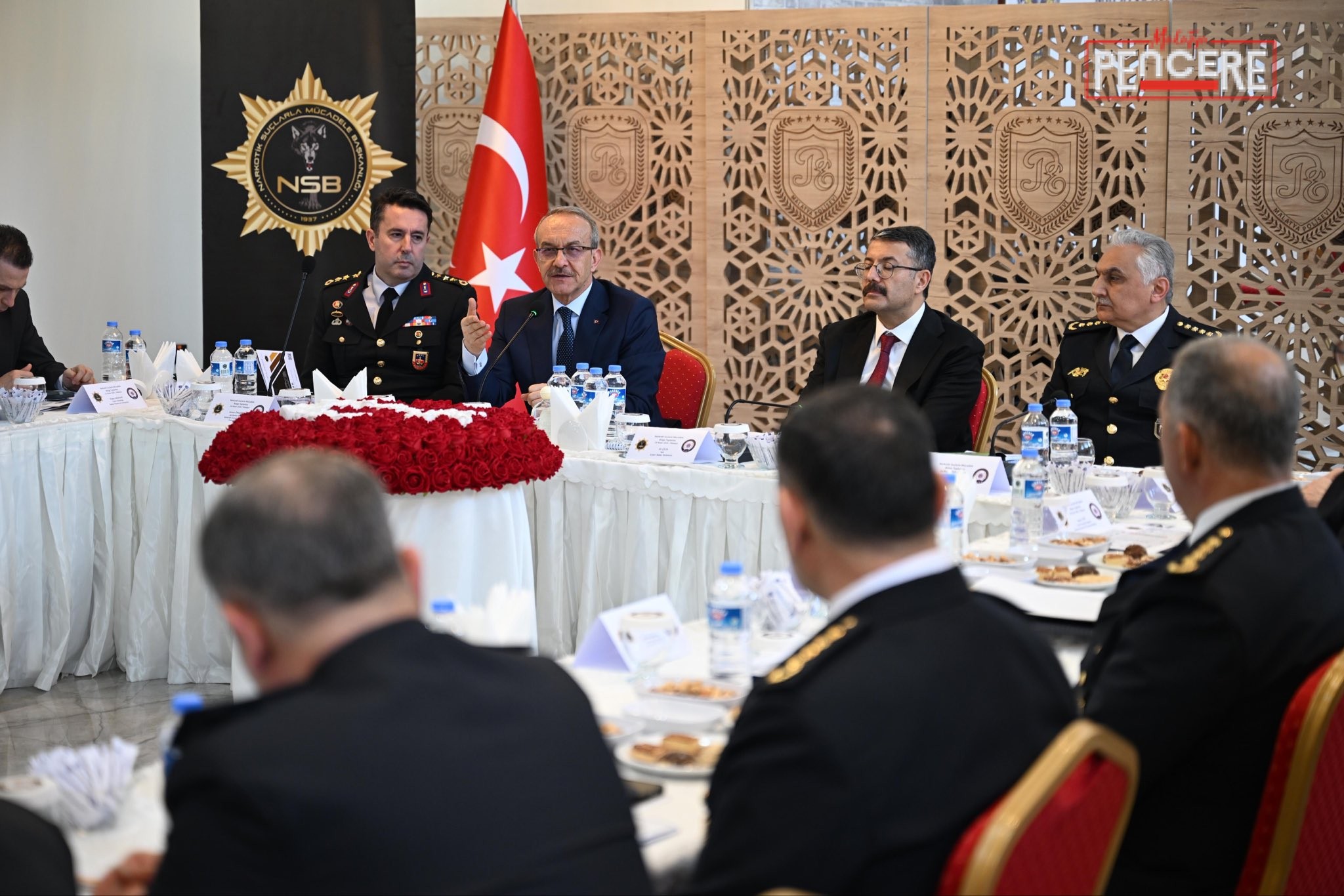 İçişleri Bakan Yardımcısı Ali Çelik’in katılımıyla Malatya’da düzenlenen narkotik değerlendirme