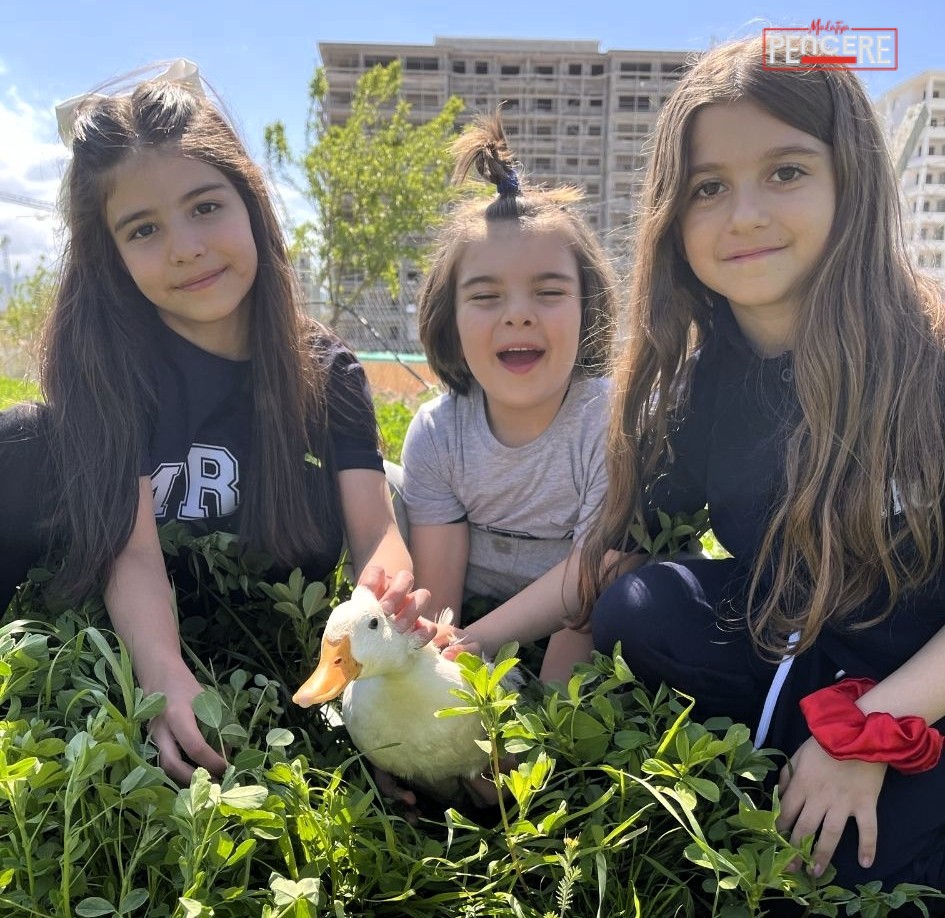 Malatya Mercan Koleji’nde uygulanan hayvan destekli eğitim modeliyle öğrenciler, hayvanlarla