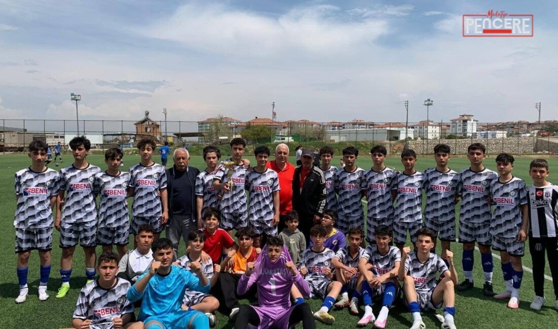 Malatya U-15 Ligi’nde Şampiyon Malatya Fenerspor Oldu Malatya U-15 Gençler Futbol Ligi play-off finalinde Doğanşehir Belediyespor’u 3-0