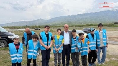 Malatya’nın Kale ilçesinde düzenlenen çevre etkinliğinde kıyı şeridi temizlenerek doğa