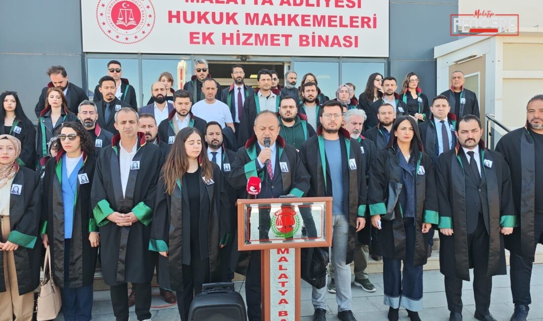Malatya’da avukatlar, meslektaşları Hatice Kocaaefe’nin uğradığı saldırı sonucu hayatını kaybetmesine