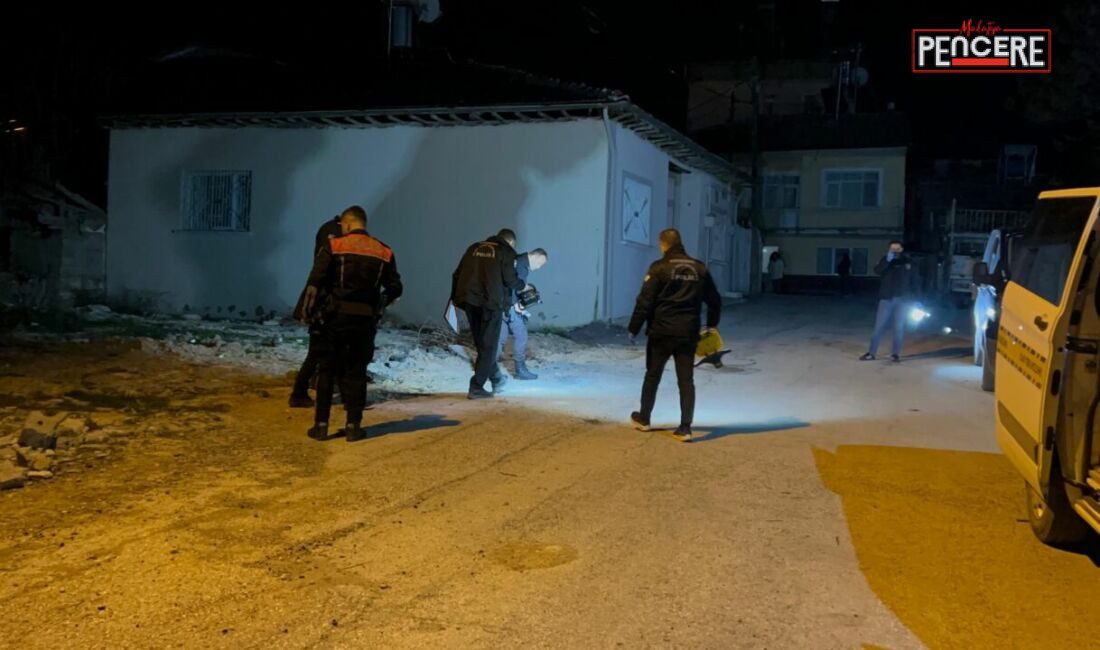 Malatya’da bir parkta çıkan silahlı kavgada bir kişi bacağından vurularak