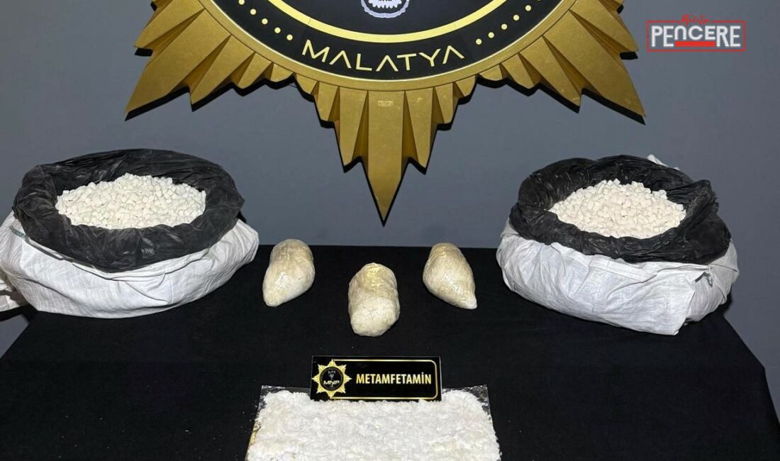 Malatya’da narkotik ekiplerinin Kale uygulama noktasında durdurduğu bir araçta yapılan