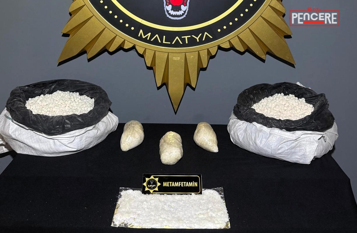 Malatya’da narkotik ekiplerinin Kale uygulama noktasında durdurduğu bir araçta yapılan