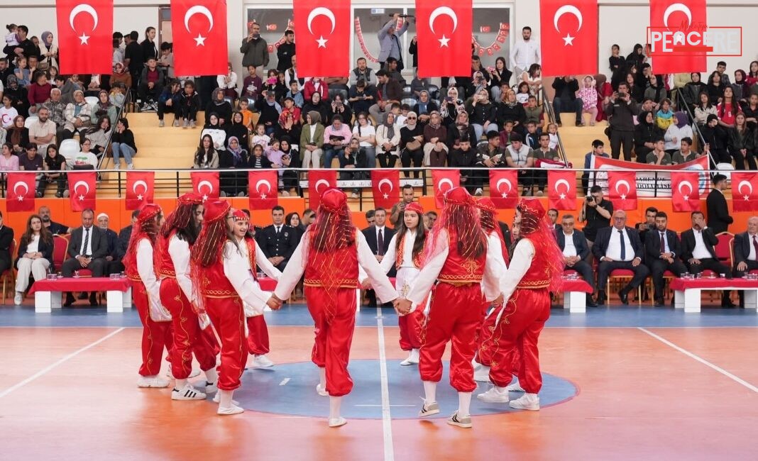 Darende’de 19 Mayıs Atatürk’ü Anma, Gençlik ve Spor Bayramı düzenlenen