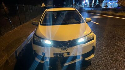 Malatya-Kayseri Karayolu’nda yola çıkan kurda çarpan otomobilde maddi hasar oluştu.