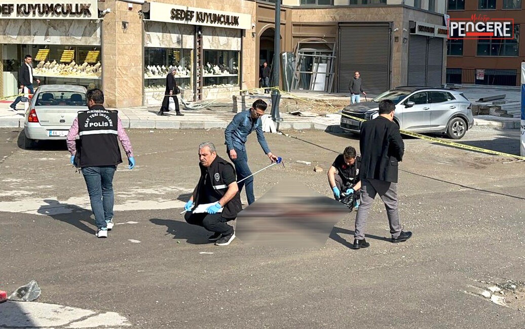 Malatya’nın Battalgazi ilçesinde eski eşi tarafından sokak ortasında av tüfeğiyle