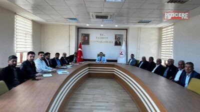 Yazıhan Belediye Başkanı Abdulvahap Göçer, ilçedeki yol ve altyapı toplantısına