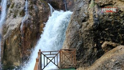 Malatya’nın Darende ilçesinde bulunan Günpınar Şelalesi, artan su debisi ve