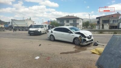 Malatya’nın Doğanşehir ilçesinde hafif ticari araç ile otomobilin çarpıştığı trafik