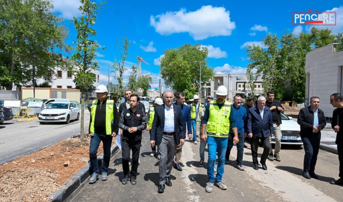 Malatya Büyükşehir Belediye Başkanı Sami Er, yeniden düzenlenen Fuzuli Caddesi’nin