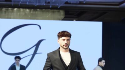 Genç model Emre Yılmaz, disiplinli yaşamı ve profesyonel duruşuyla modellik