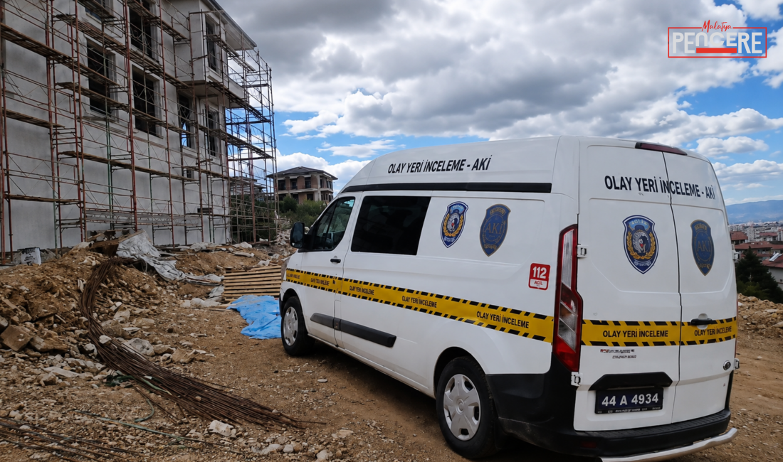 Malatya’nın Yeşilyurt ilçesinde villa inşaatında yüksekten düşen işçi ağır yaralandı.