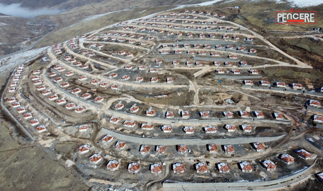 Deprem sonrası kırsalda yapımı tamamlanan 338 konutun hak sahiplerine teslim