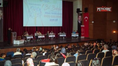 Malatya Büyükşehir Belediyesi’nin düzenlediği “Bil Bakalım Bilgi Yarışması”nda öğrenciler kıyasıya