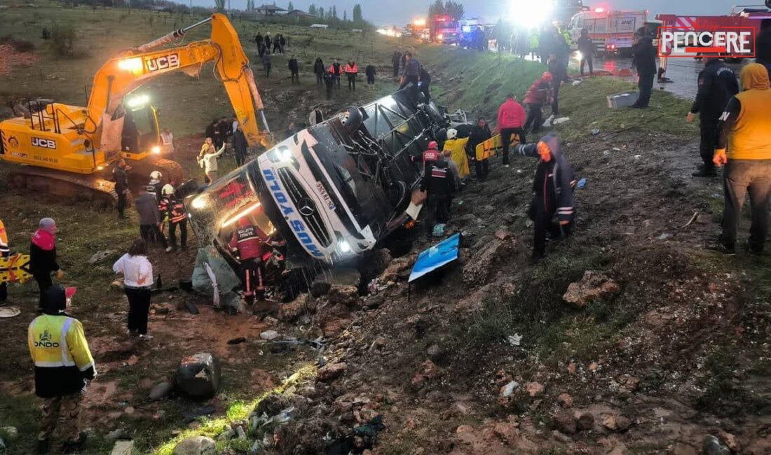 Malatya’dan Adıyaman yönüne giden yolcu otobüsü Doğanşehir’de kaza yaptı. Yaralılar