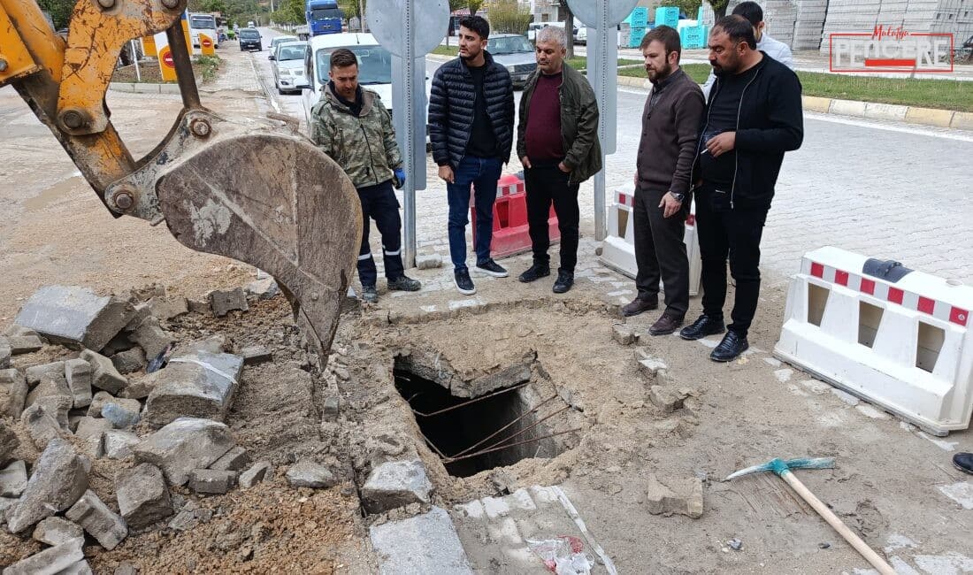 Darende’de D300 Karayolu ve Somuncu Baba Bulvarı’nda yaşanan çökme ve