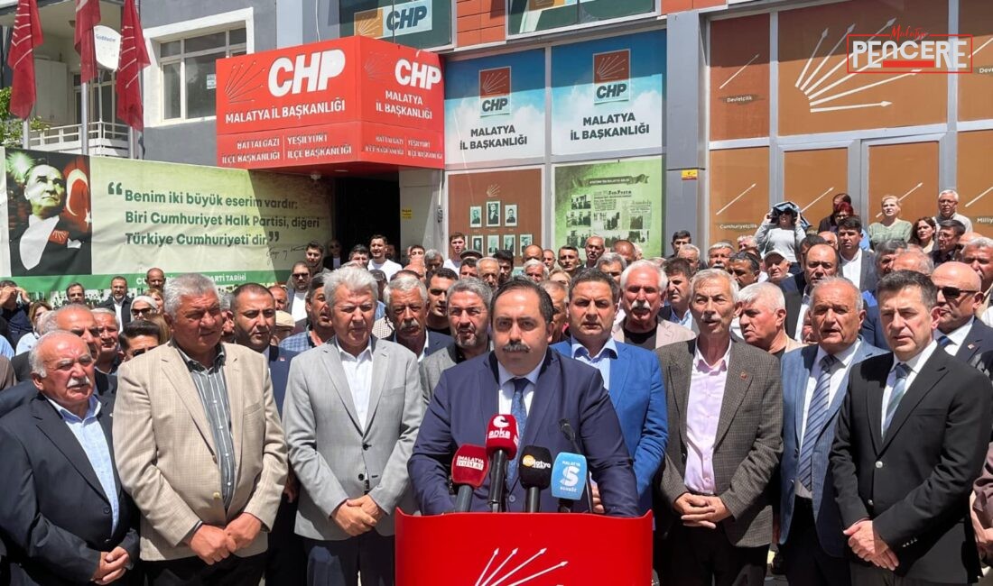 Cumhuriyet Halk Partisi Malatya İl Başkanlığı önünde düzenlenen basın açıklamasında